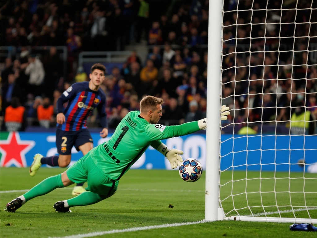 這迫使他重 這迫使他重